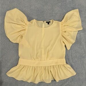 Express Flutter Sleeve Tie Waist Peplum Top in cream color NWOT size M